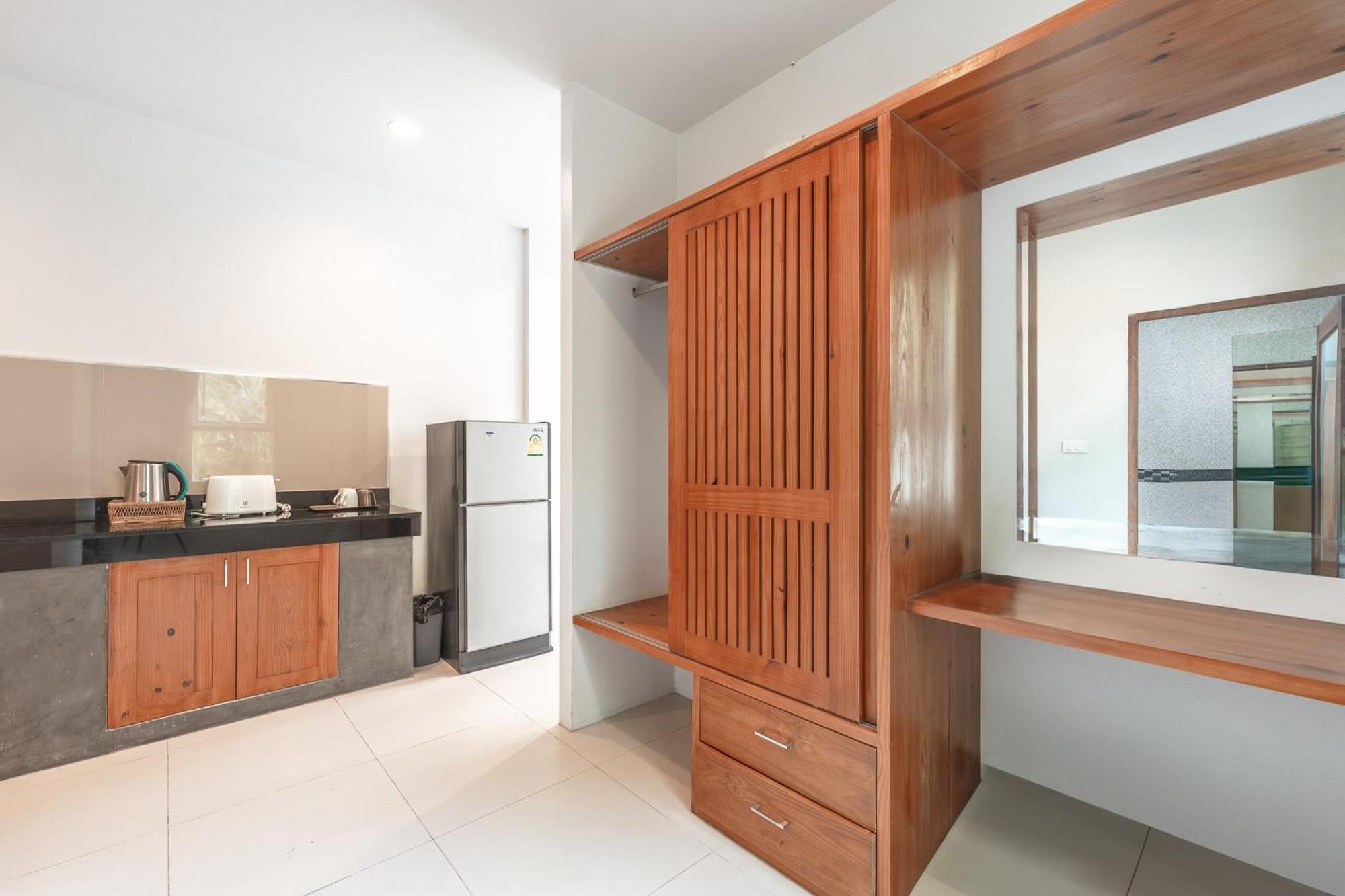 Little Kamala Hill Aparthotel ภายนอก รูปภาพ