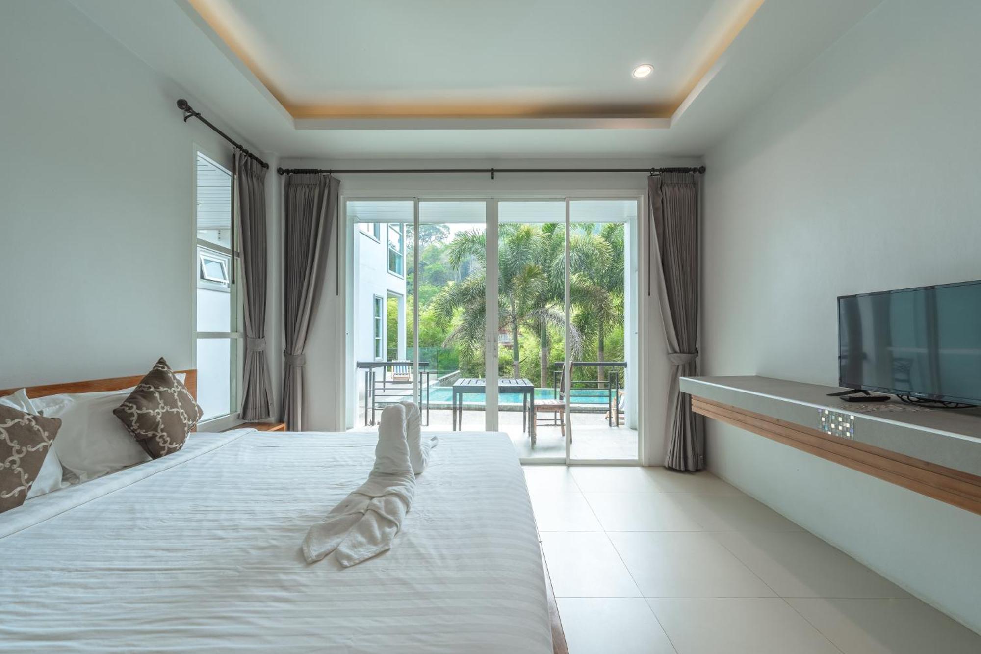Little Kamala Hill Aparthotel ภายนอก รูปภาพ
